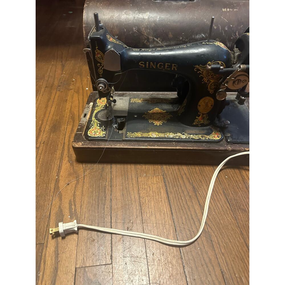 Singer - Picture 12 of 15